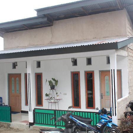Family Guest House Moni Kelimutu Rum bild
