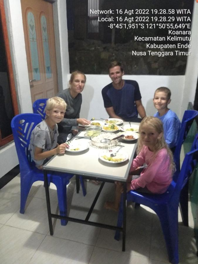 Family Guest House Moni Kelimutu Exteriör bild